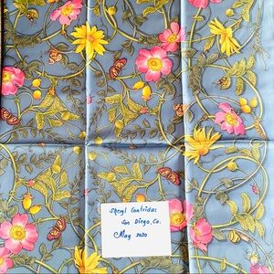 ✨New✨ GUCCI Blue Floral Scarf